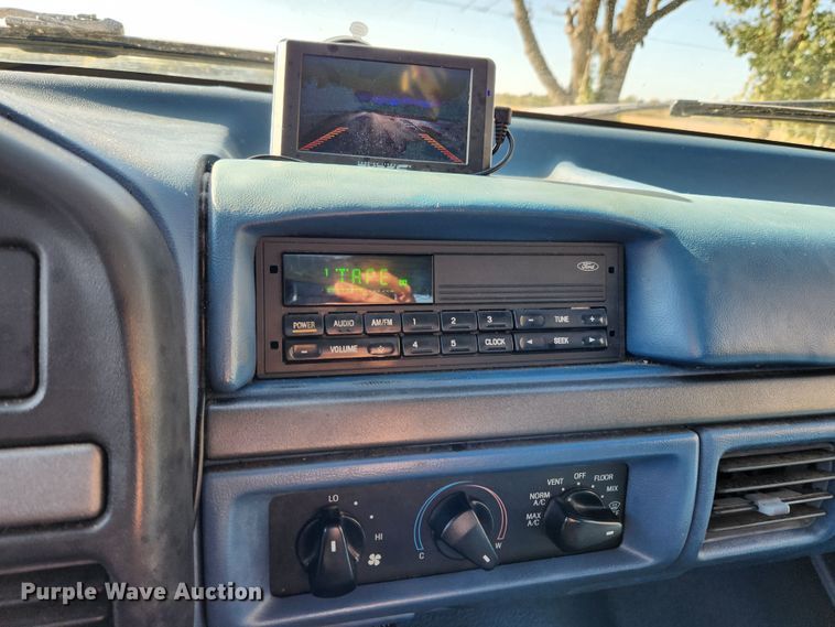 image for item MK9442 1994 Ford F450 Super Duty XL  dump flatbed truck