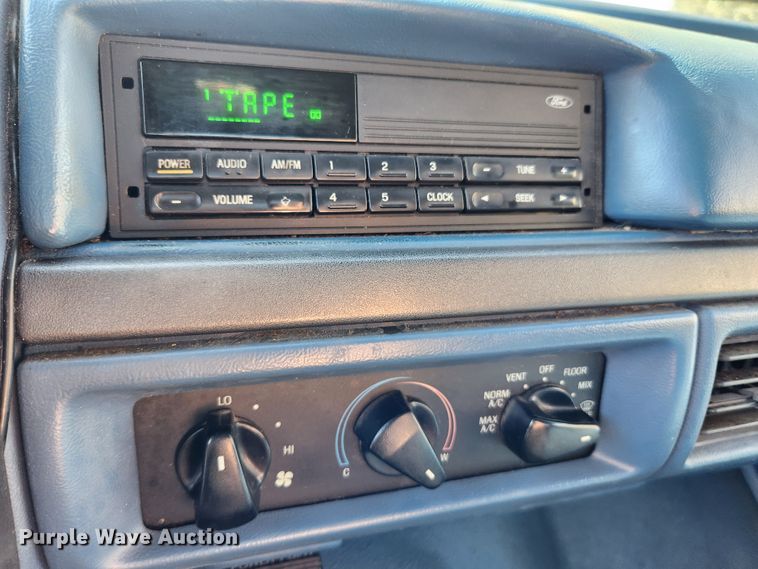 image for item MK9442 1994 Ford F450 Super Duty XL  dump flatbed truck