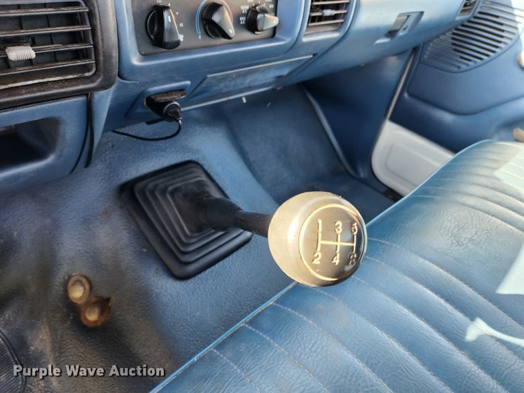 image for item MK9442 1994 Ford F450 Super Duty XL  dump flatbed truck