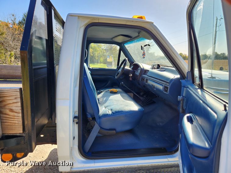 image for item MK9442 1994 Ford F450 Super Duty XL  dump flatbed truck