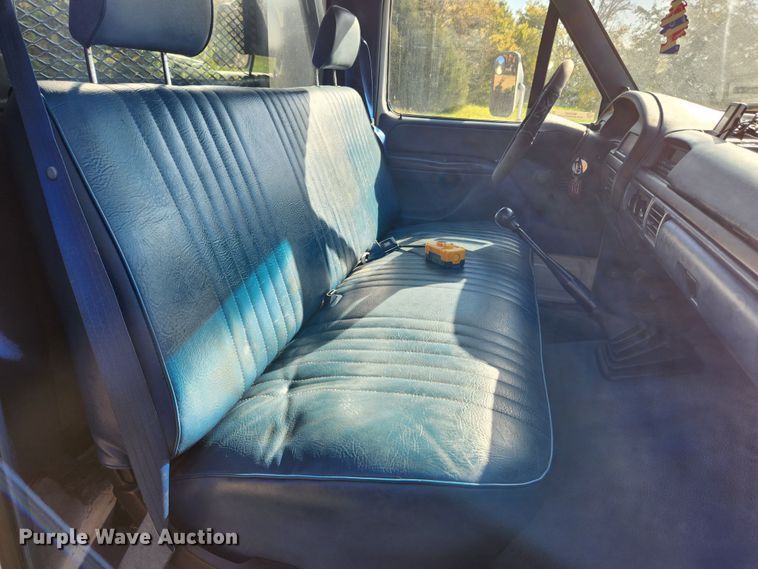 image for item MK9442 1994 Ford F450 Super Duty XL  dump flatbed truck