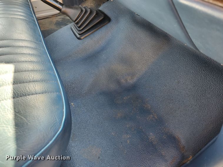 image for item MK9442 1994 Ford F450 Super Duty XL  dump flatbed truck