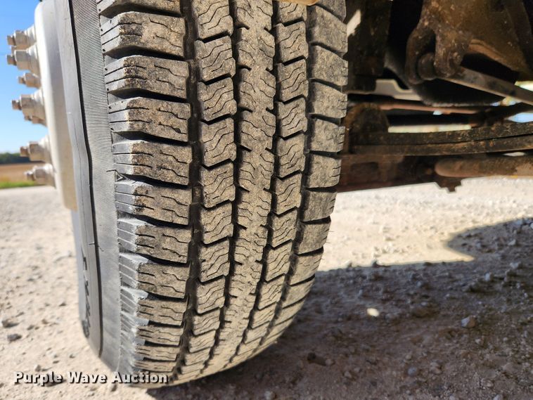 image for item MK9442 1994 Ford F450 Super Duty XL  dump flatbed truck