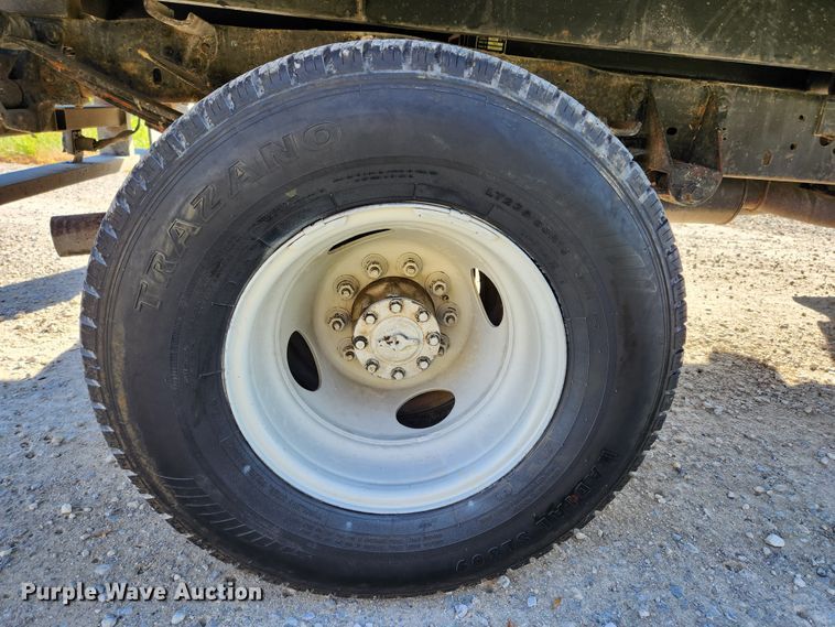 image for item MK9442 1994 Ford F450 Super Duty XL  dump flatbed truck