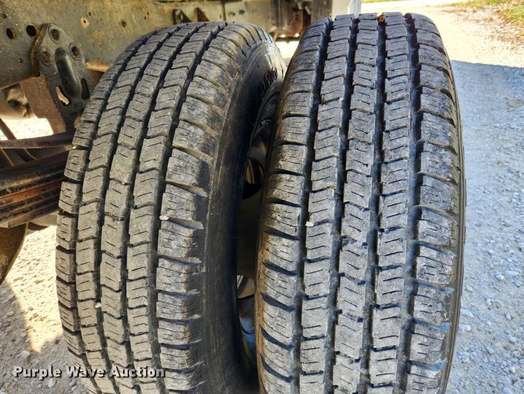 image for item MK9442 1994 Ford F450 Super Duty XL  dump flatbed truck