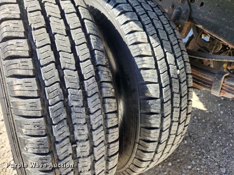 image for item MK9442 1994 Ford F450 Super Duty XL  dump flatbed truck