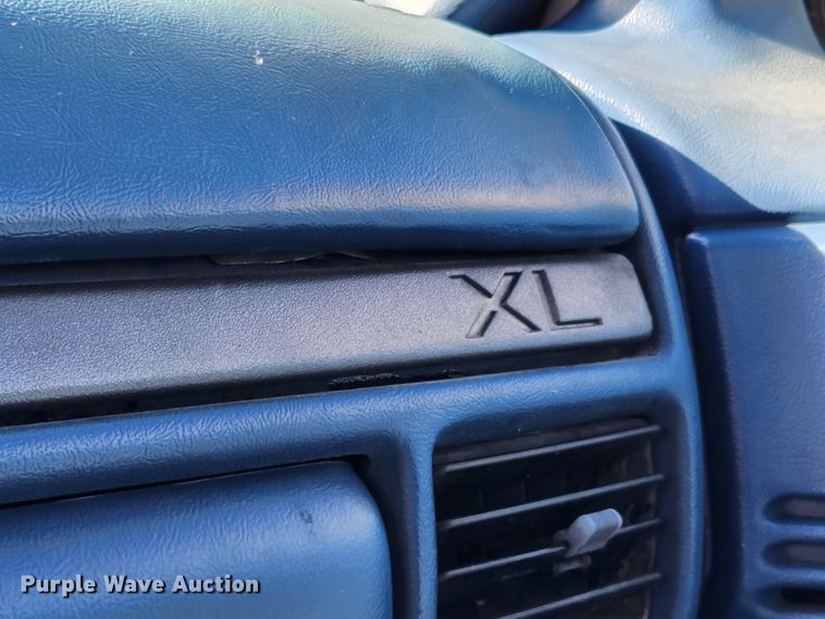 image for item MK9442 1994 Ford F450 Super Duty XL  dump flatbed truck