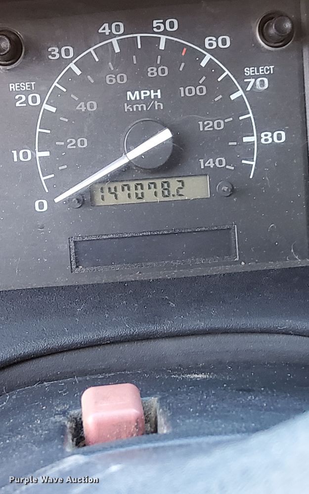 image for item MK9442 1994 Ford F450 Super Duty XL  dump flatbed truck