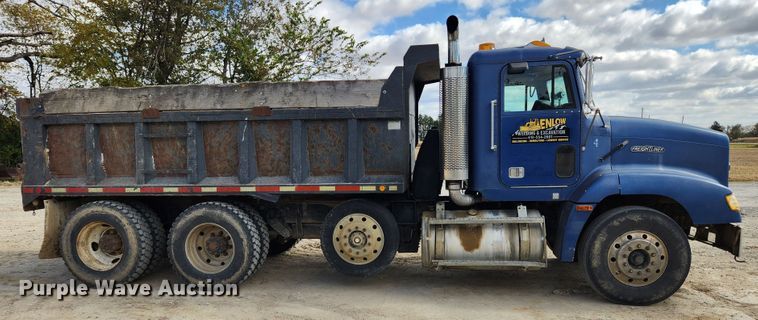 image for item MK9444 1991 Freightliner FLD112  dump truck