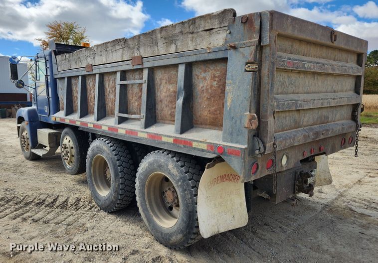 image for item MK9444 1991 Freightliner FLD112  dump truck