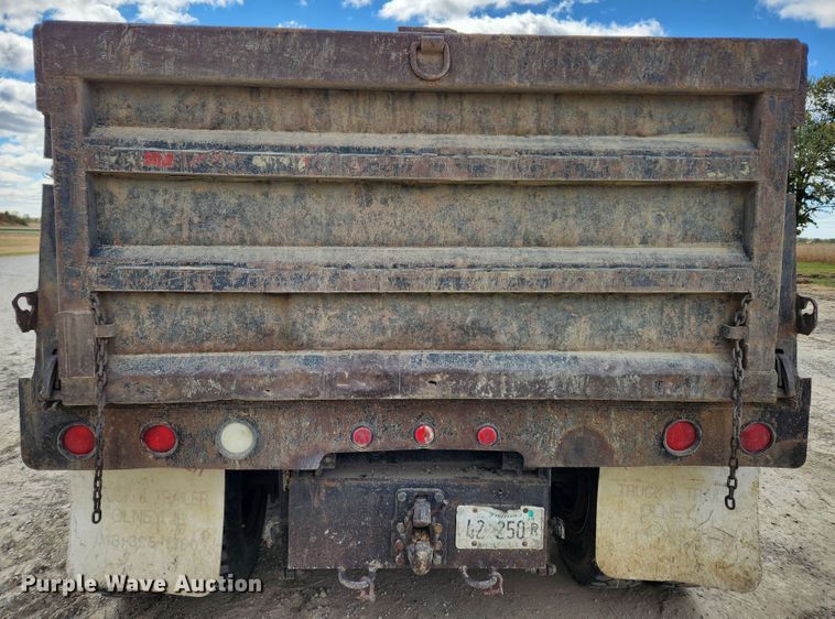 image for item MK9444 1991 Freightliner FLD112  dump truck