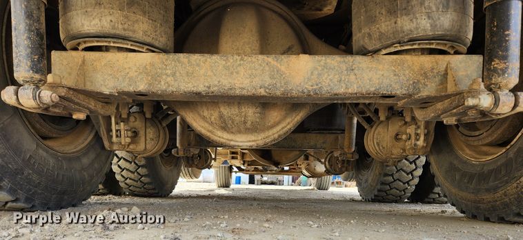 image for item MK9444 1991 Freightliner FLD112  dump truck