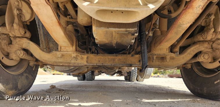 image for item MK9444 1991 Freightliner FLD112  dump truck