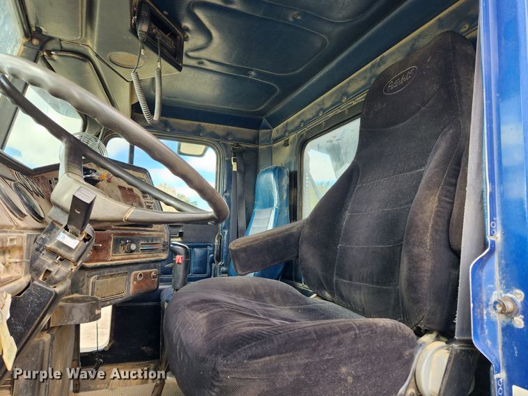 image for item MK9444 1991 Freightliner FLD112  dump truck