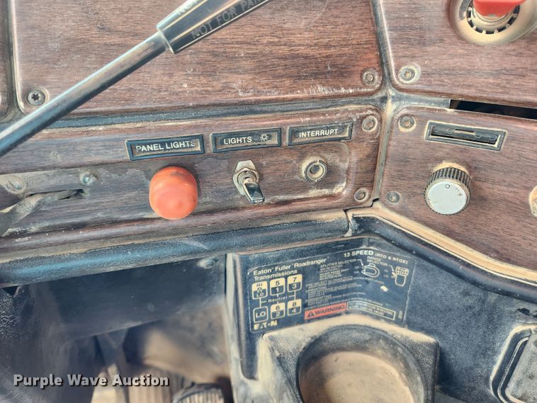 image for item MK9444 1991 Freightliner FLD112  dump truck