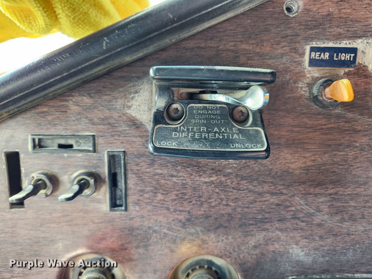 image for item MK9444 1991 Freightliner FLD112  dump truck