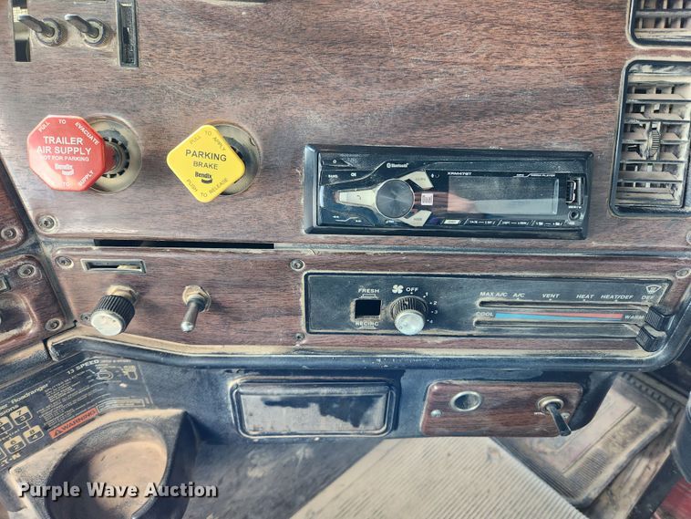 image for item MK9444 1991 Freightliner FLD112  dump truck