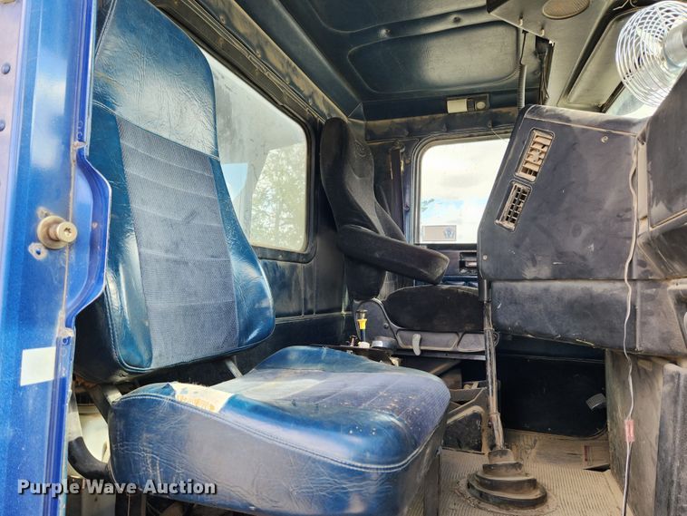 image for item MK9444 1991 Freightliner FLD112  dump truck