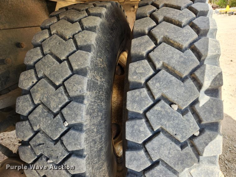 image for item MK9444 1991 Freightliner FLD112  dump truck