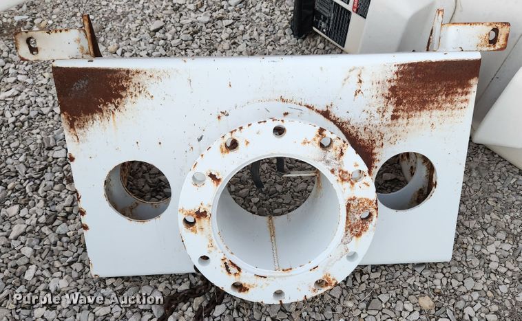 image for item MK9447 Altec  bucket truck bed