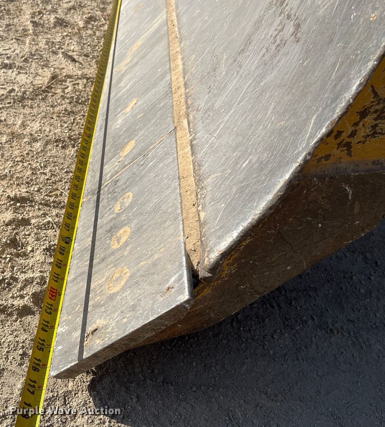 image for item MN9292 2001 John Deere 550H LGP  dozer