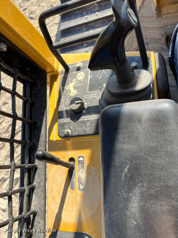 image for item MN9292 2001 John Deere 550H LGP  dozer