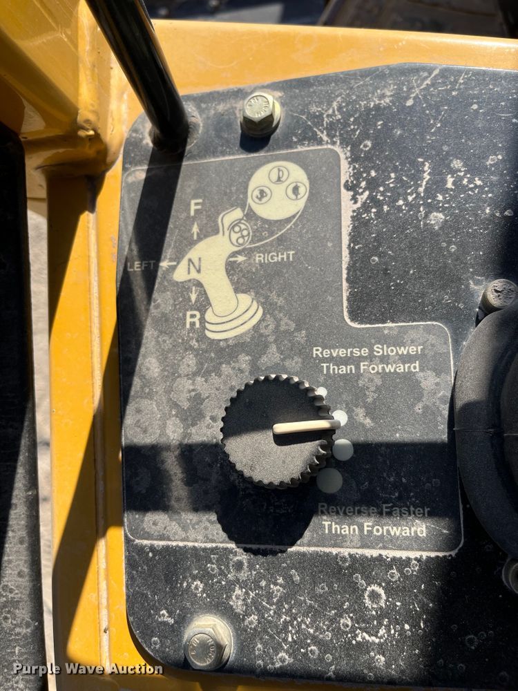 image for item MN9292 2001 John Deere 550H LGP  dozer