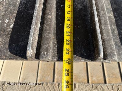 image for item MN9292 2001 John Deere 550H LGP  dozer