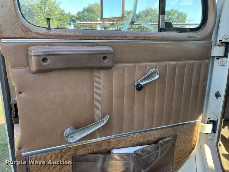 image for item MR9334 1985 International 1954  dump truck