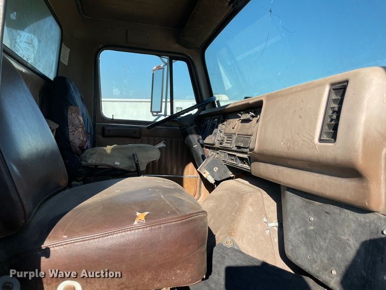 image for item MR9334 1985 International 1954  dump truck