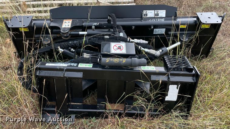 image for item MR9449 2022 Caterpillar  skid steer dozer blade