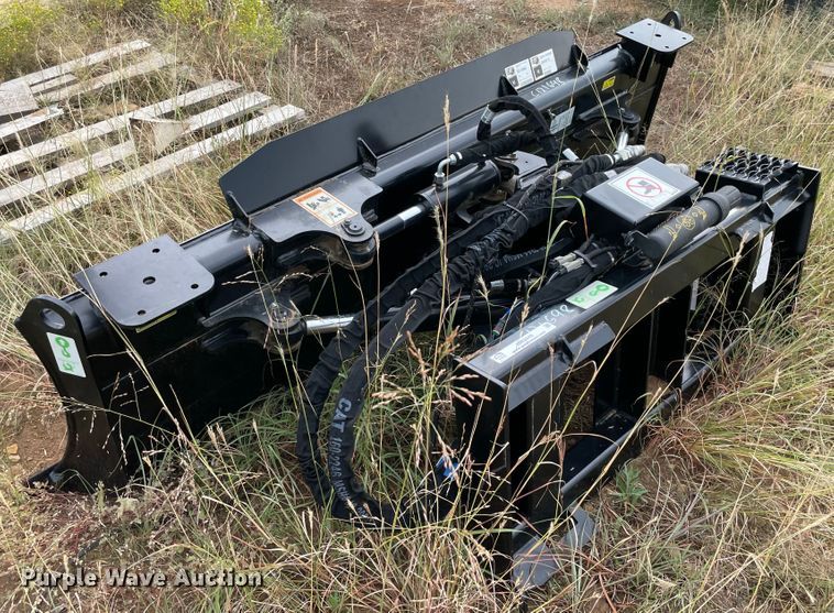 image for item MR9449 2022 Caterpillar  skid steer dozer blade