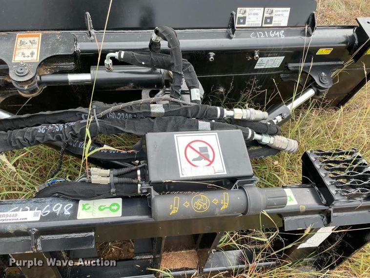 image for item MR9449 2022 Caterpillar  skid steer dozer blade