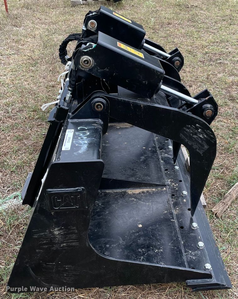 image for item MR9452 2021 Caterpillar  skid steer grapple bucket