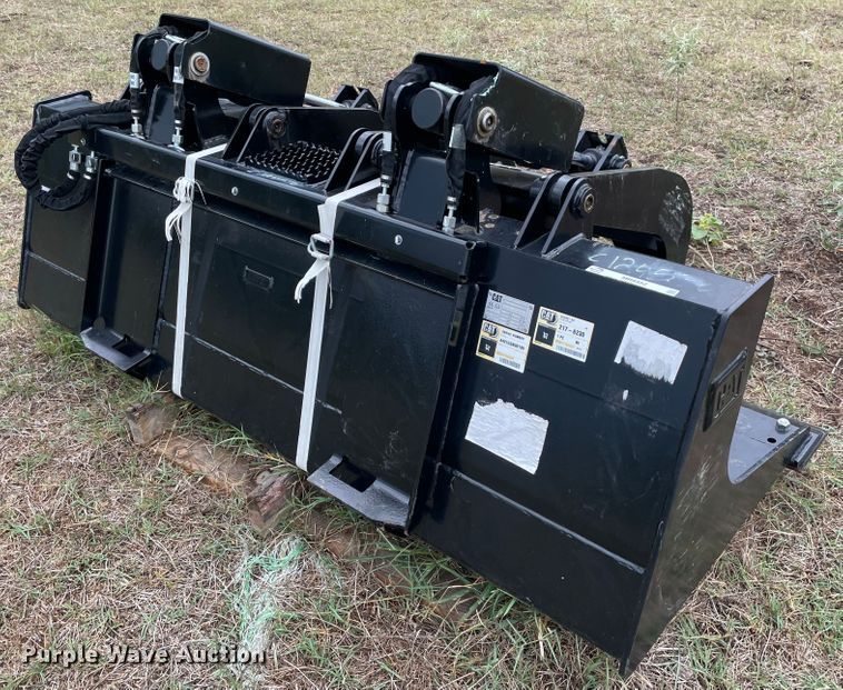 image for item MR9452 2021 Caterpillar  skid steer grapple bucket