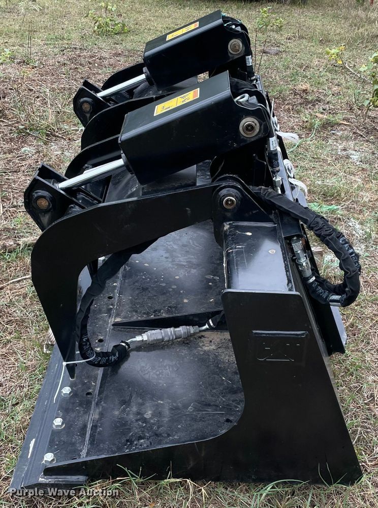 image for item MR9452 2021 Caterpillar  skid steer grapple bucket