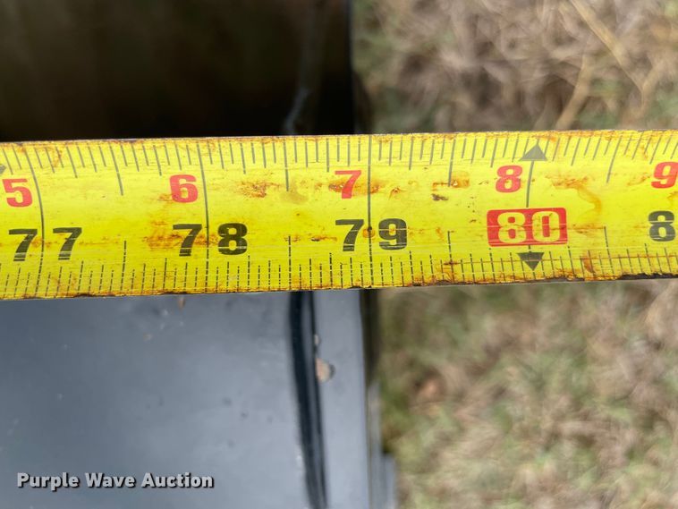 image for item MR9452 2021 Caterpillar  skid steer grapple bucket