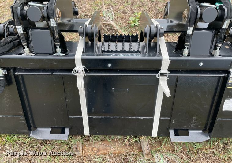 image for item MR9452 2021 Caterpillar  skid steer grapple bucket