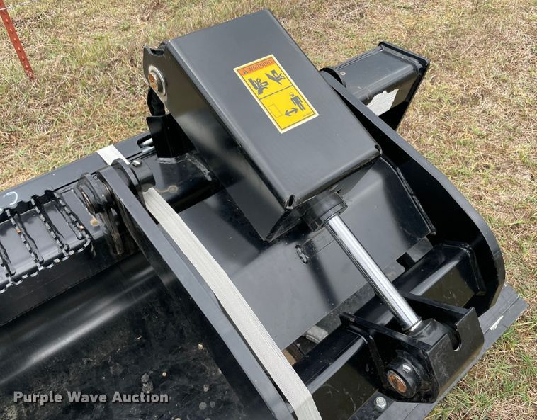 image for item MR9452 2021 Caterpillar  skid steer grapple bucket