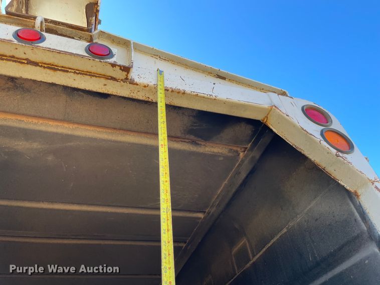 image for item MR9463 2004 Ford F650  forestry bucket truck