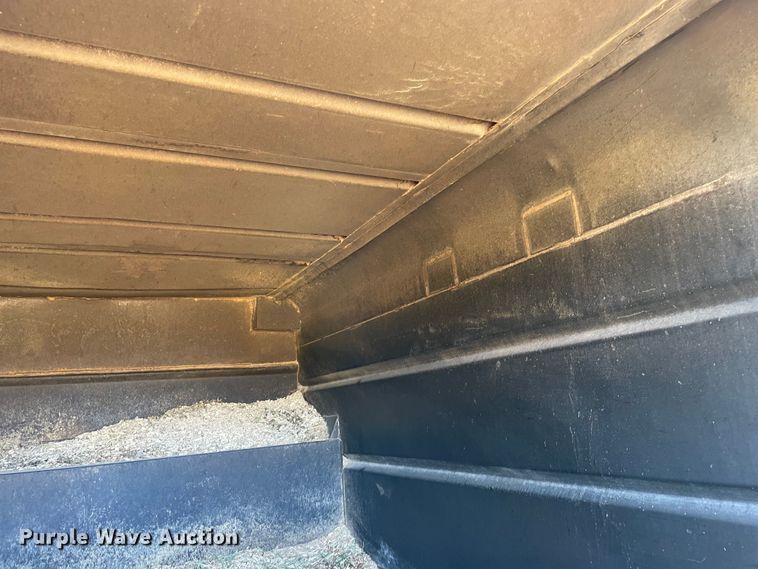 image for item MR9463 2004 Ford F650  forestry bucket truck