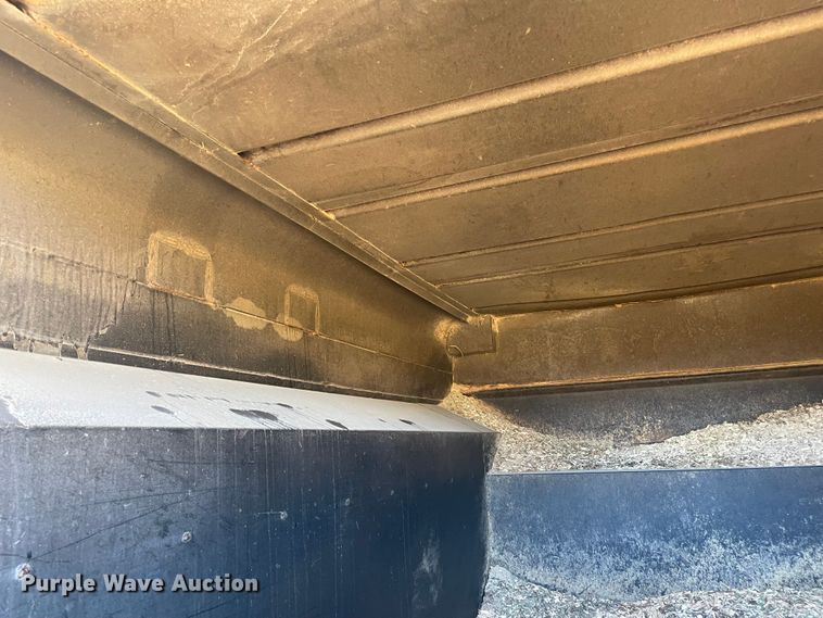 image for item MR9463 2004 Ford F650  forestry bucket truck