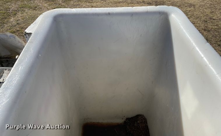 image for item MR9463 2004 Ford F650  forestry bucket truck