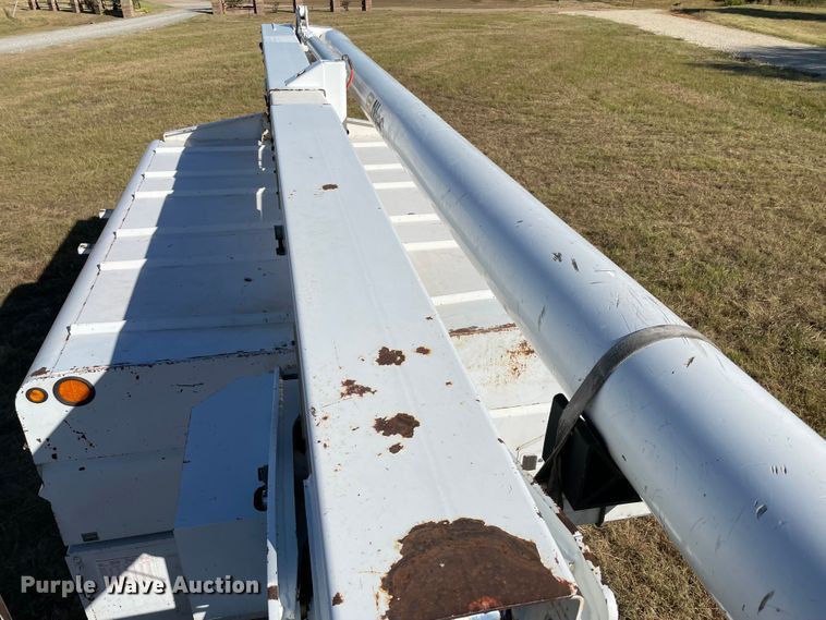 image for item MR9463 2004 Ford F650  forestry bucket truck