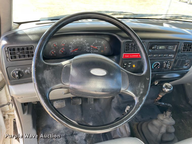 image for item MR9463 2004 Ford F650  forestry bucket truck