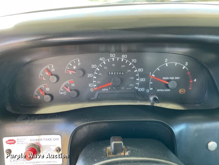 image for item MR9463 2004 Ford F650  forestry bucket truck