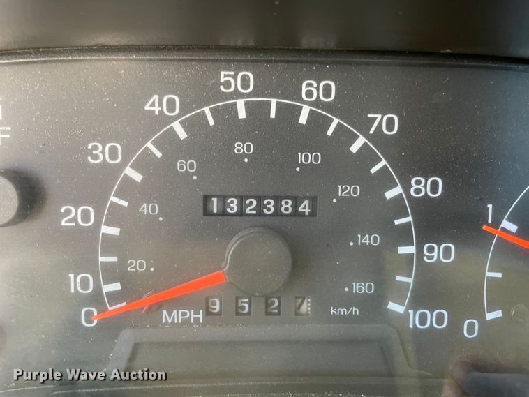 image for item MR9463 2004 Ford F650  forestry bucket truck