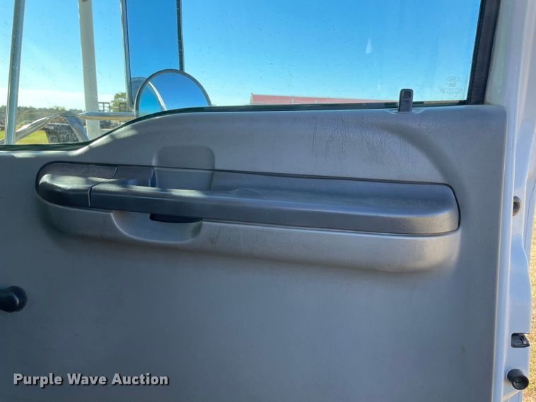 image for item MR9463 2004 Ford F650  forestry bucket truck