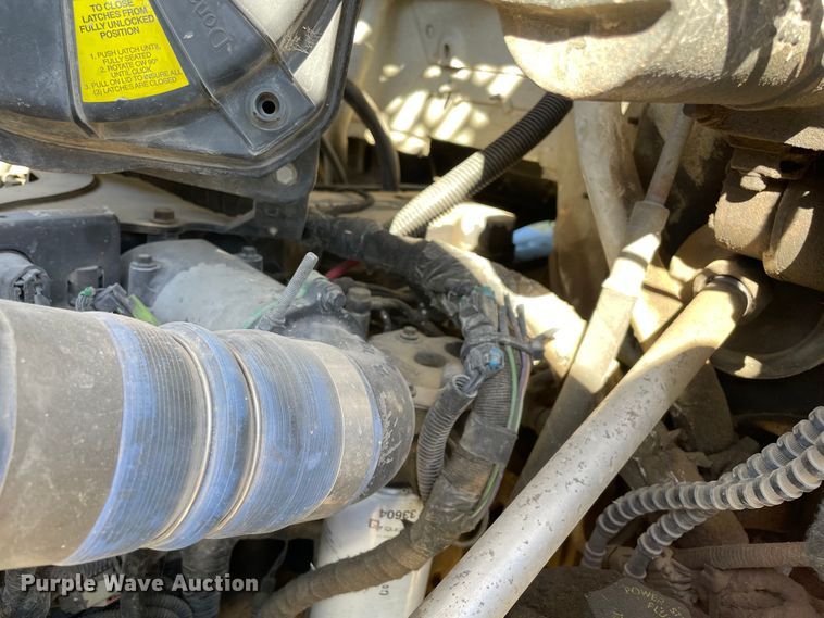 image for item MR9463 2004 Ford F650  forestry bucket truck