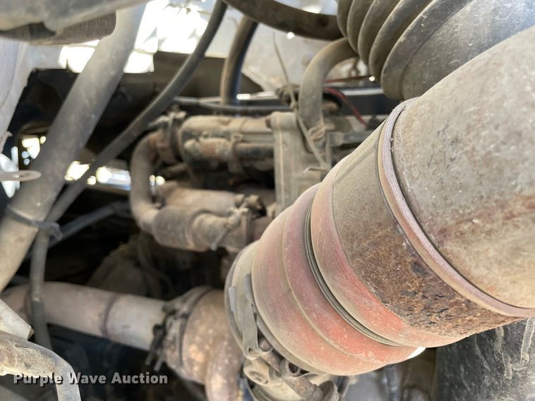 image for item MR9463 2004 Ford F650  forestry bucket truck